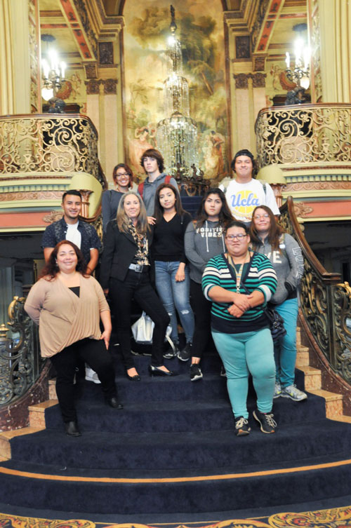 Metropolitan-HS-students-with-Gloria-Westcott-at-LA-Theater