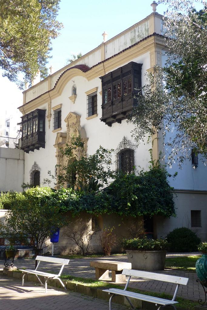 Front façade of enclosed residence, Museo Isaac Fernández Blanco, by Martín Noel, 1922.