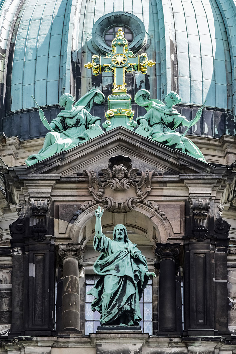 Fig.-16 Berlin Cathedral statue