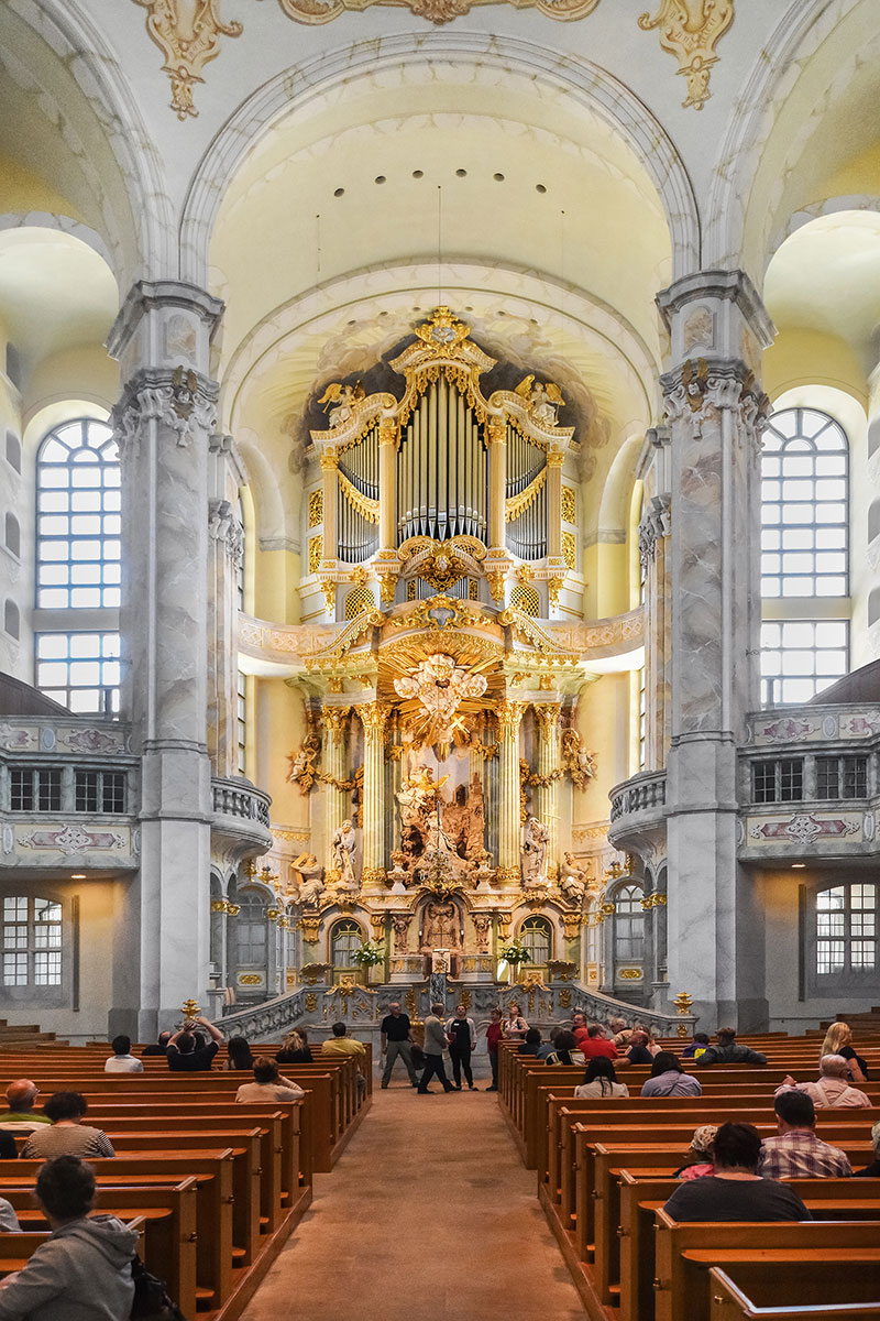 Fig.-32 Dresden Cathedral altar