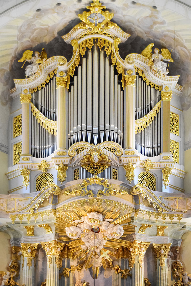 Fig.-33 Dresden Cathedral organ
