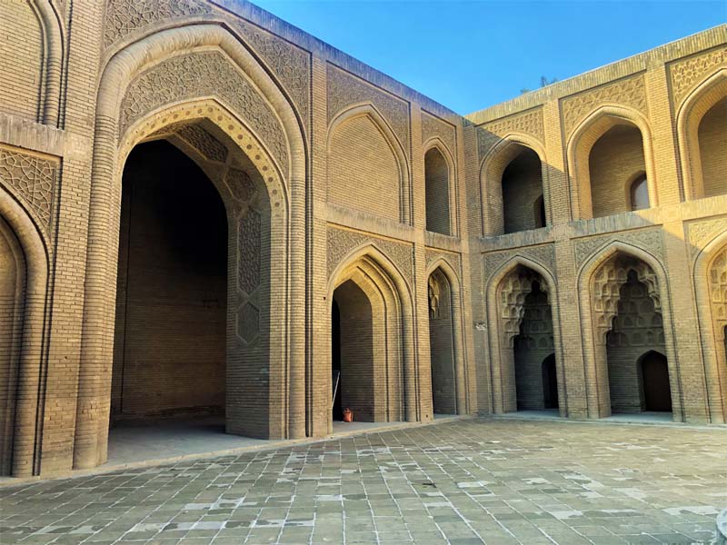 ornately decorated pointed archways