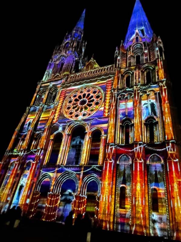 Chartres Light Show