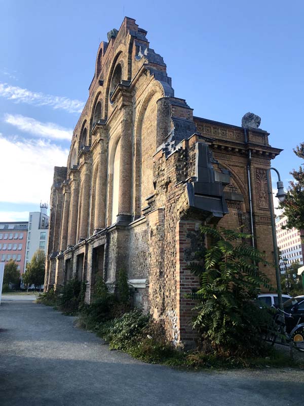 Figure 39, Anhalter Bahnhof