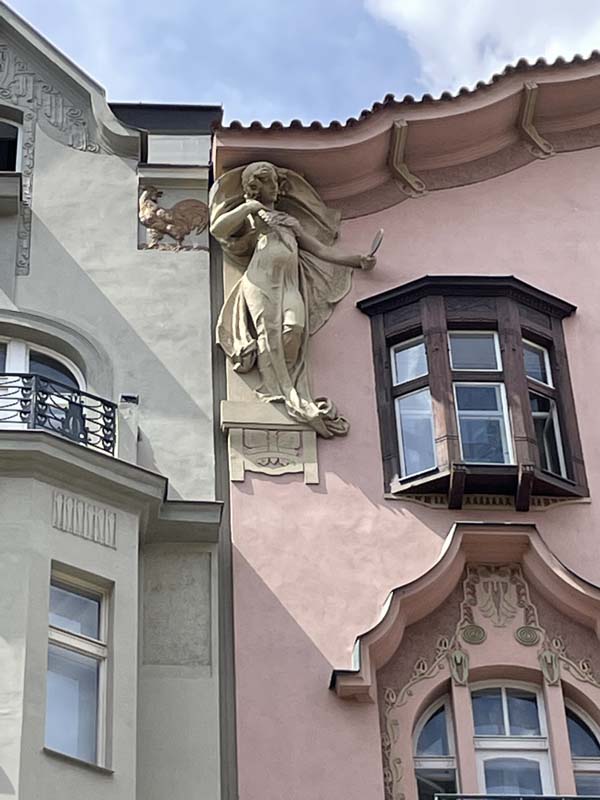 corner detail at gorzdova 11