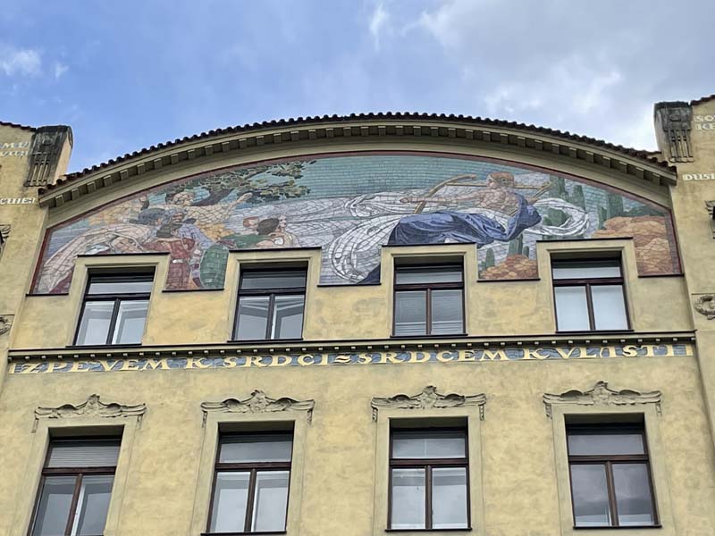 Hlahol roof detail