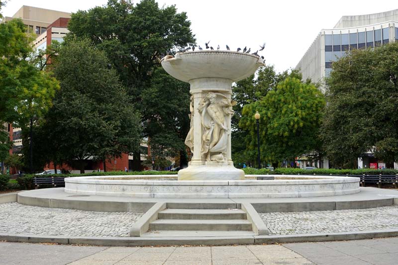 1_Dupont Circle Fountain_Daderot