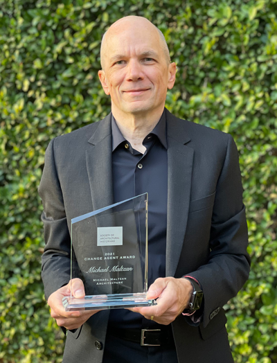 Maltzan-with-award