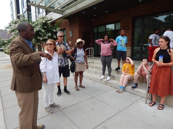 Mel Thompson leads tour Mel Thompson leads tour