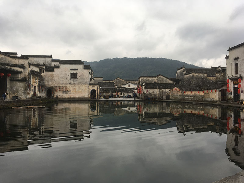 60. HongcunMoonPond 60. HongcunMoonPond