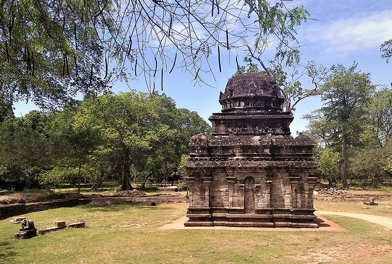 Shiva_Temple_Polonnaruwa-NahidSultan-Wikimedia_800x540