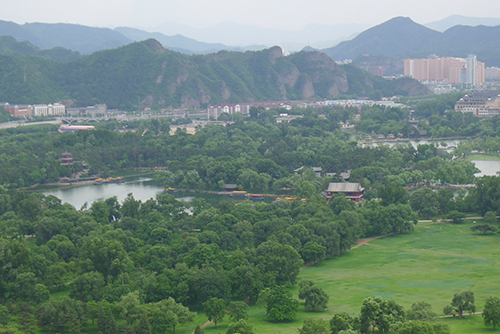 View of Bishu shanzhuang from Beizhen shuangfeng