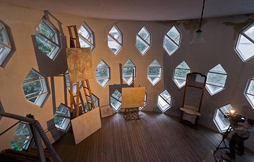 K. S. Melnikov, Melnikov house/studio,1927-29. The atelier mezzanine with the wall of honeycomb windows looking north towards Ulitsa Arbat. Melnikov house/studio