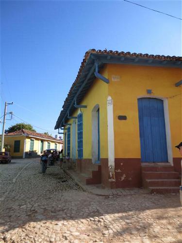 Example of house with wooden rejas