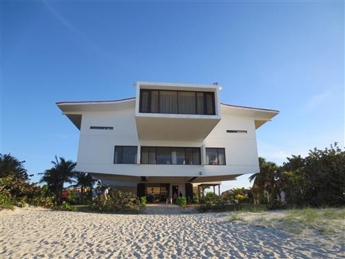 Facade fronting the ocean